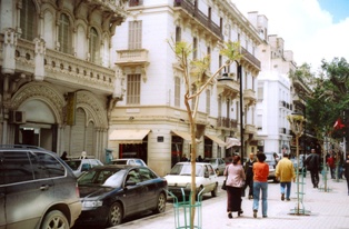 rue de Yougoslavie derrière l'ambasade de France